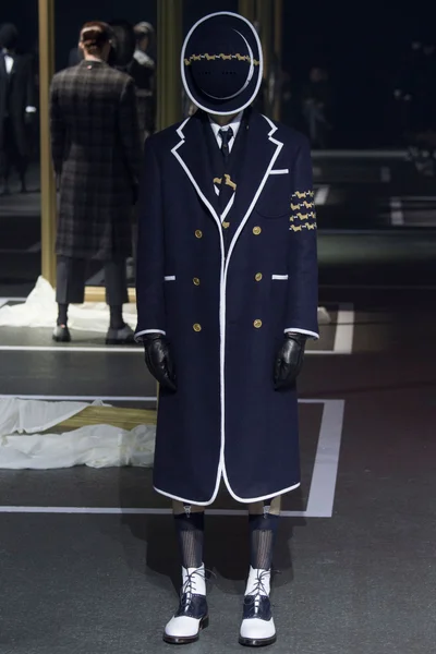 Look 28